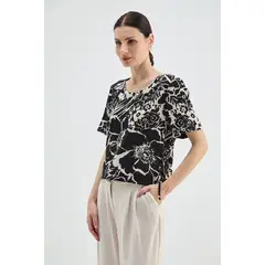 MA GRIFFE - Blusa Estampada Con Amarras Costado Negro Magriffe