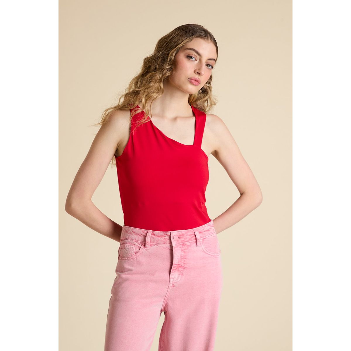 IO - Polera Sin Mangas Rojo Mujer Io