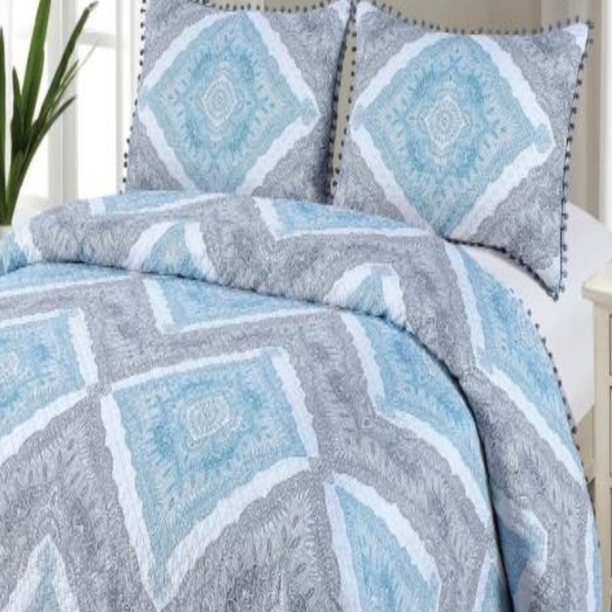 GENERICO - Cubrecama Ligero De Verano Con Pompones - Elegancia Ideal 2P D1