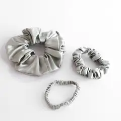 MARINA COLORINA - Set 3 Scrunchies collet Gris Plata de Seda 22 momme
