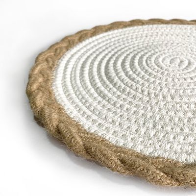 Imagen 2 del producto Set 4 Individuales De Yute Y Tejido Nusa De Ø35cms Kawi®