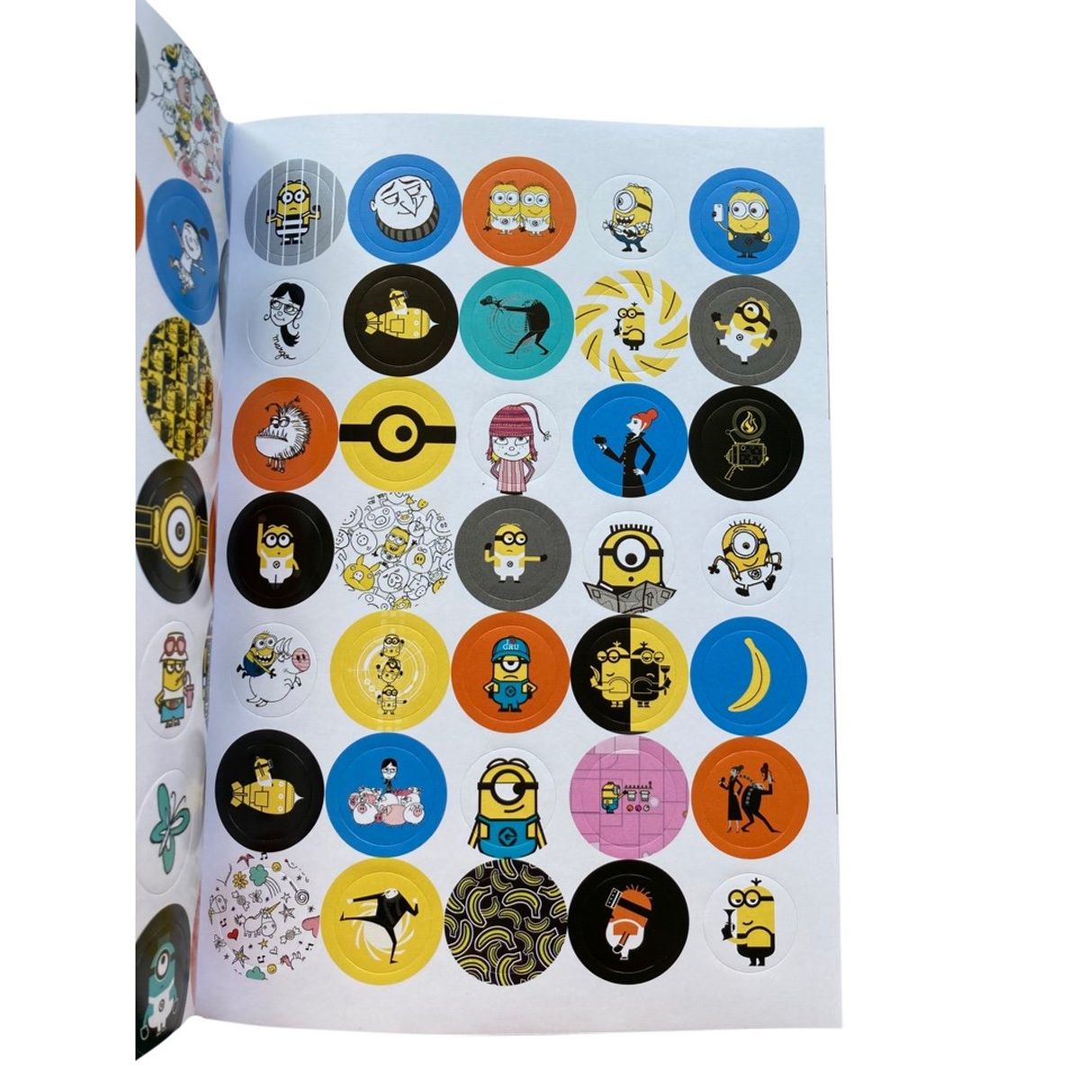 EL GATO DE HOJALATA - Libro Gru Mi villano favorito - Mundo de stickers