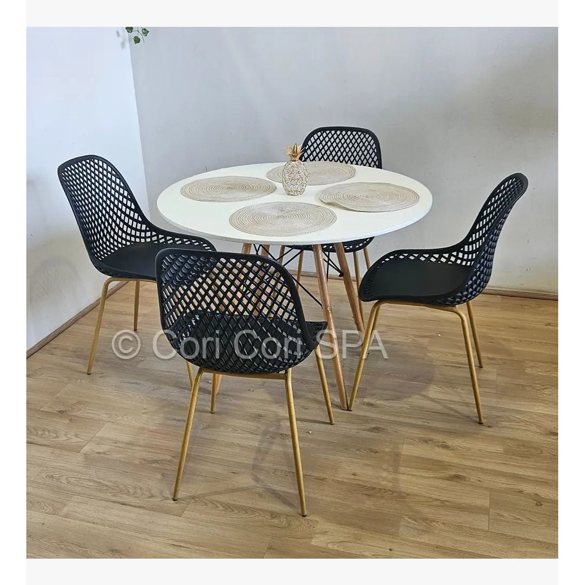 CORI CORI - Comedor Mesa Eames Blanca 80cm + 4 Sillas Panal Negra