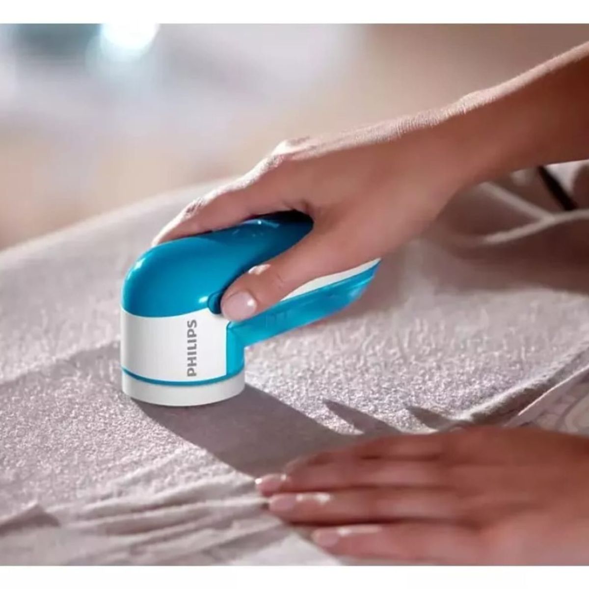 PHILIPS - Quita Pelusas Eléctrico Para Prendas A Pilas