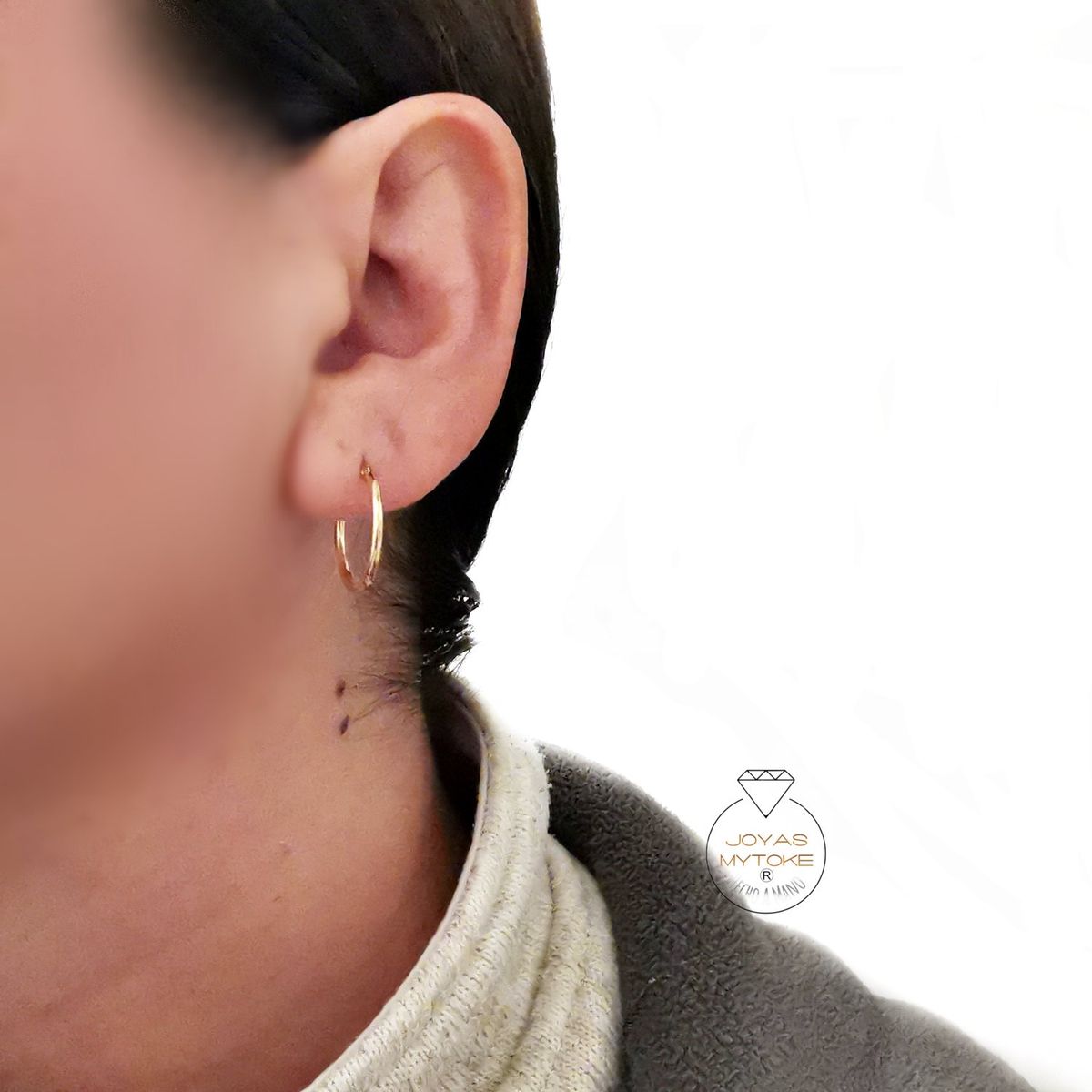 JOYAS MYTOKE - Aros Argolla Lisa Chica Oro 18 Kilates Niña Juvenil Clasica