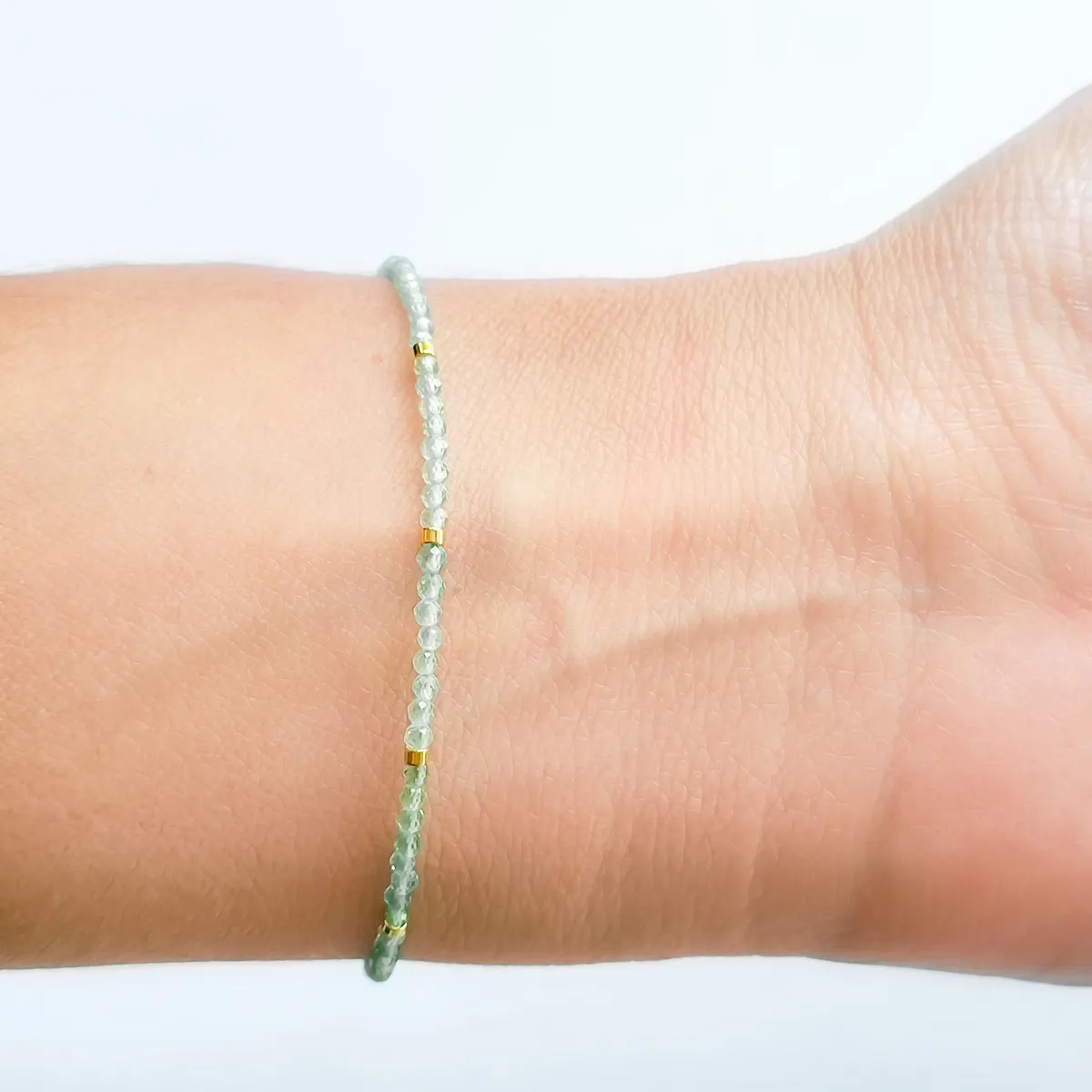 COGGIOLA - Pulsera Topacio Celeste Mostacilla Enchapado Oro 18K