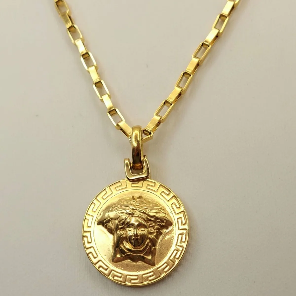 GENERICO - Cadena Oro Laminado 18k Tejido Clip con Colgante Medusa