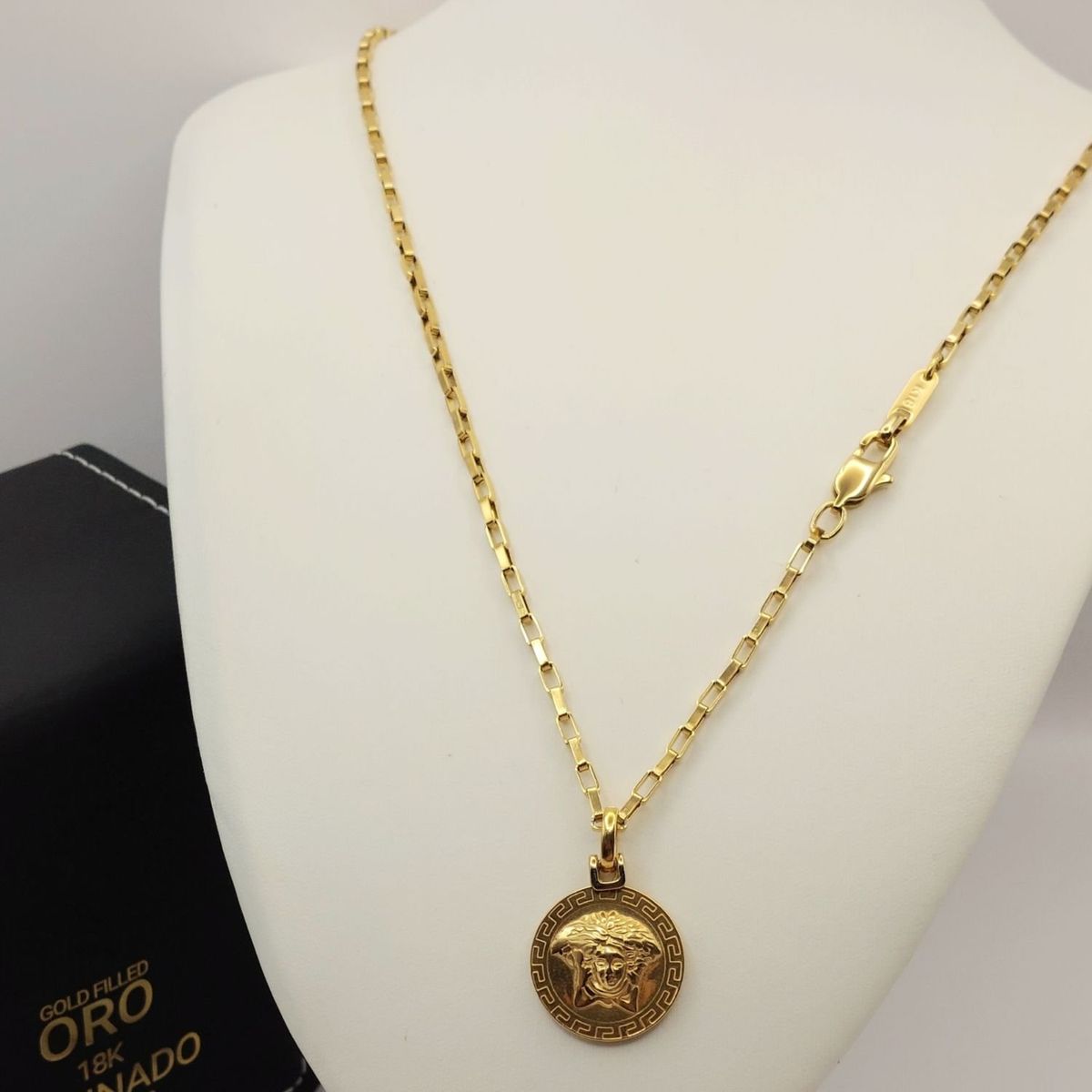 GENERICO - Cadena Oro Laminado 18k Tejido Clip con Colgante Medusa