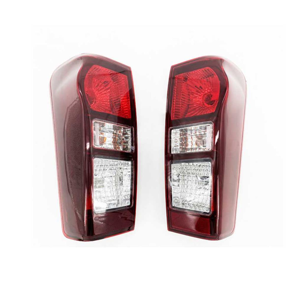 MATSUMOTO - Faroles Traseros Chevrolet DMAX 2015 - 2022 Calidad OEM