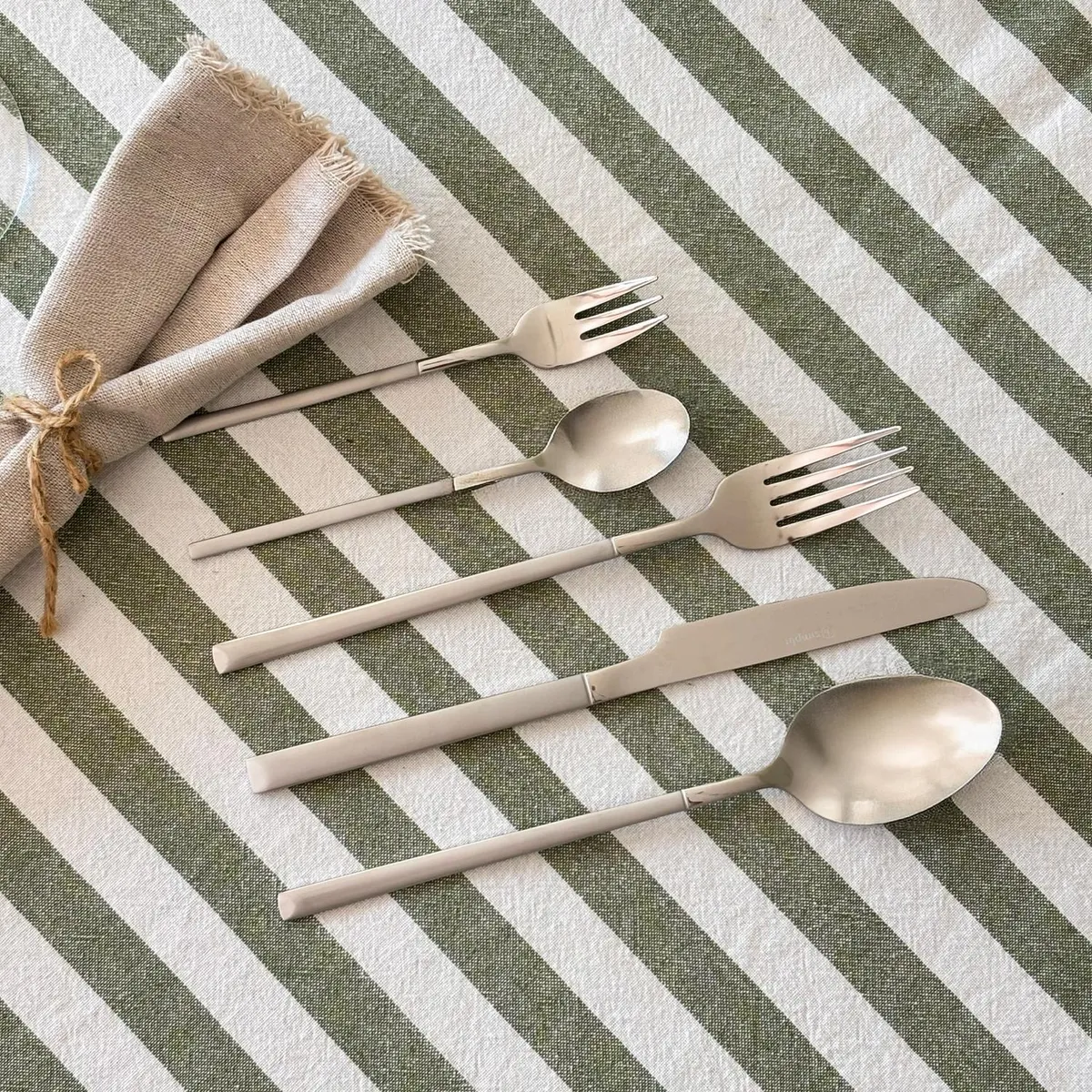 SIMPLIT - Set de Cuchillería 30 pcs Cubiertos Acero Inoxidable Puglia