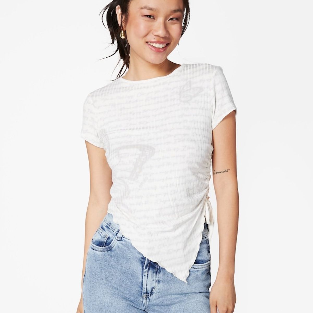 EFESIS - POLERA NADINE REGULAR RUEDO EN PUNTA C RECOGIDO - Crema