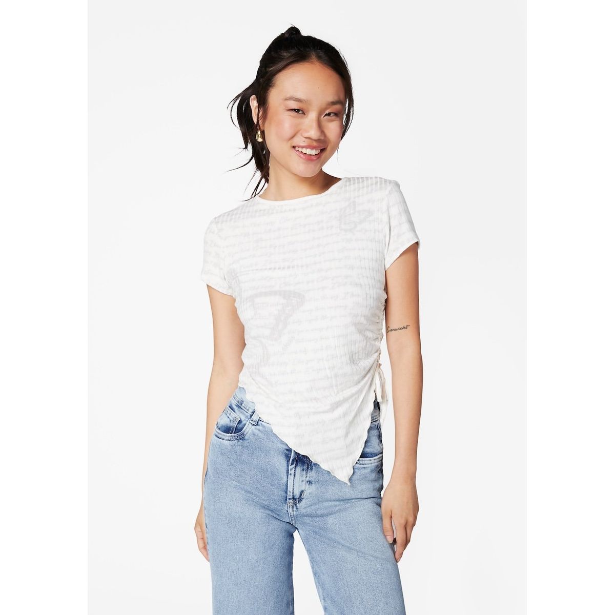 EFESIS - POLERA NADINE REGULAR RUEDO EN PUNTA C RECOGIDO - Crema