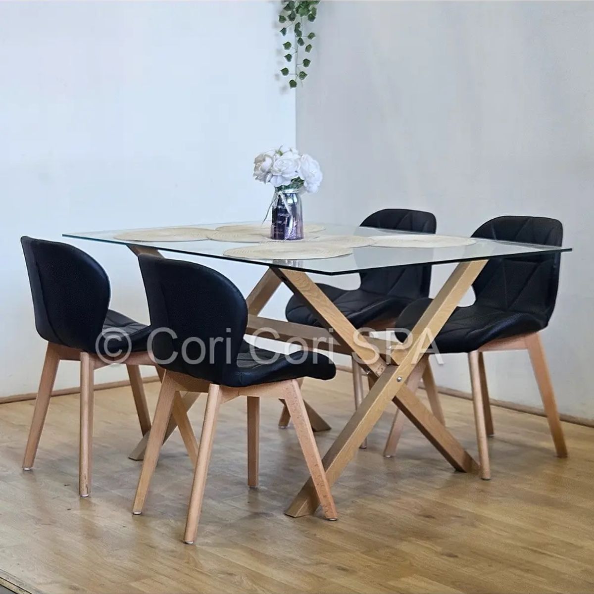 CORI CORI - Comedor Medlock 140x90cms + 4 Sillas Mariposa Ecocuero Wood Negro