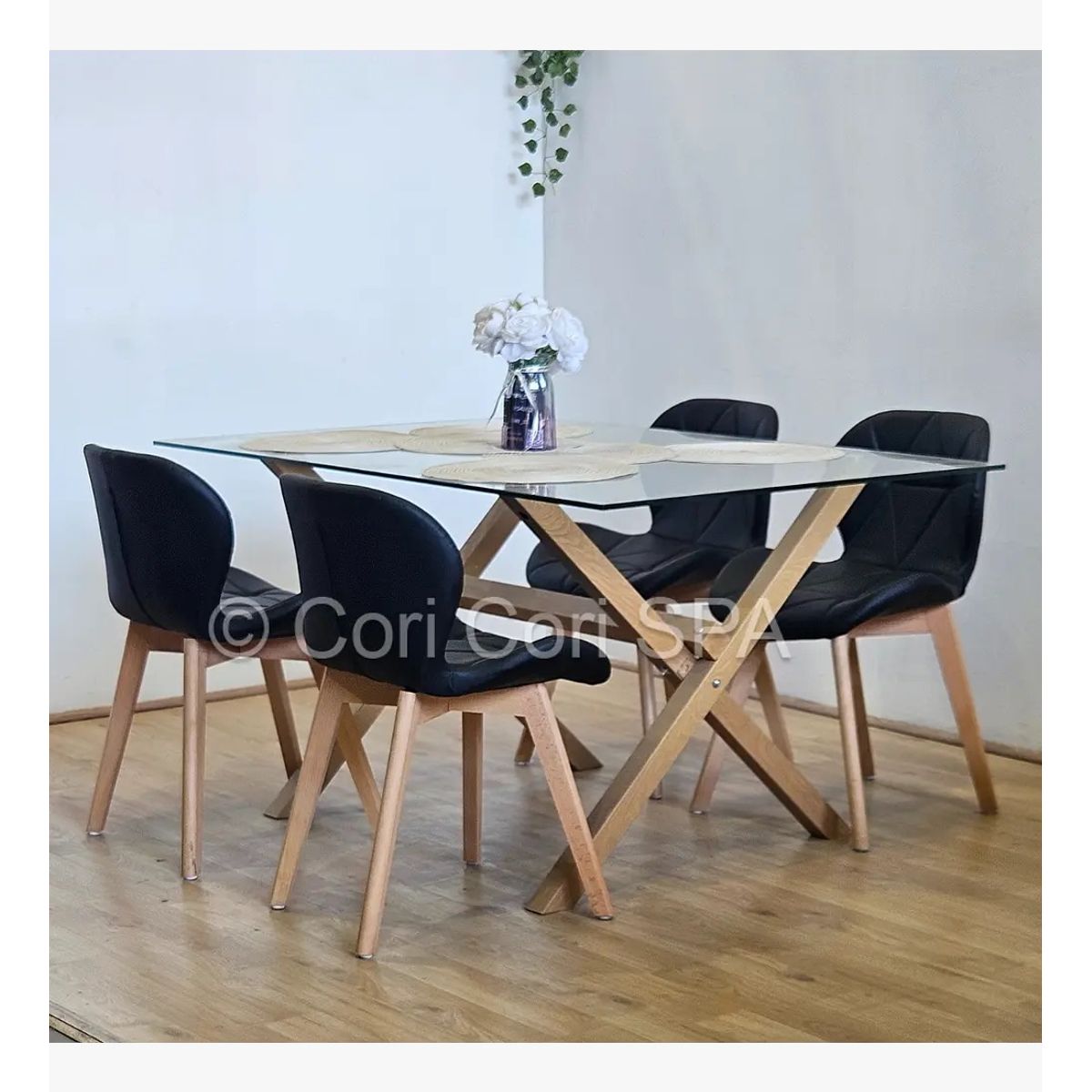 CORI CORI - Comedor Medlock 140x90cms + 4 Sillas Mariposa Ecocuero Wood Negro