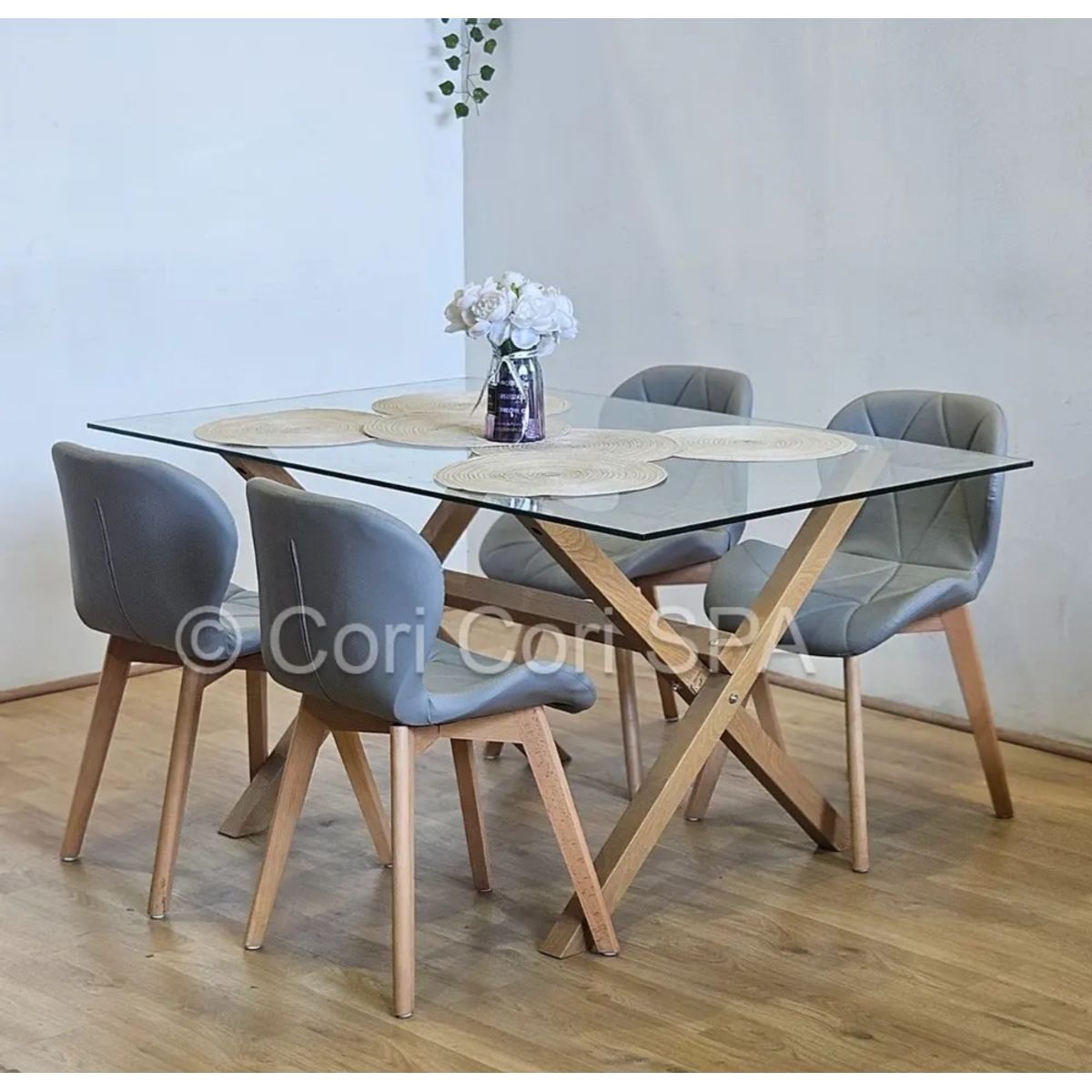 CORI CORI - Comedor Medlock 140x90cms + 4 Sillas Mariposa Ecocuero Wood Gris
