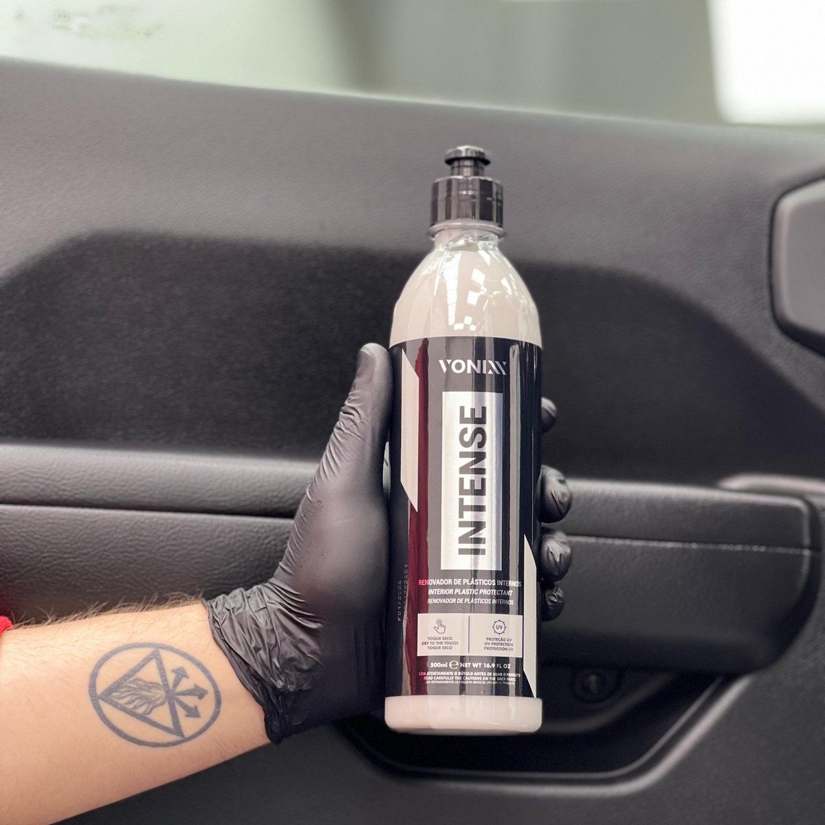 VONIXX - INTENSE - Renovador de plásticos interiores - 500ml