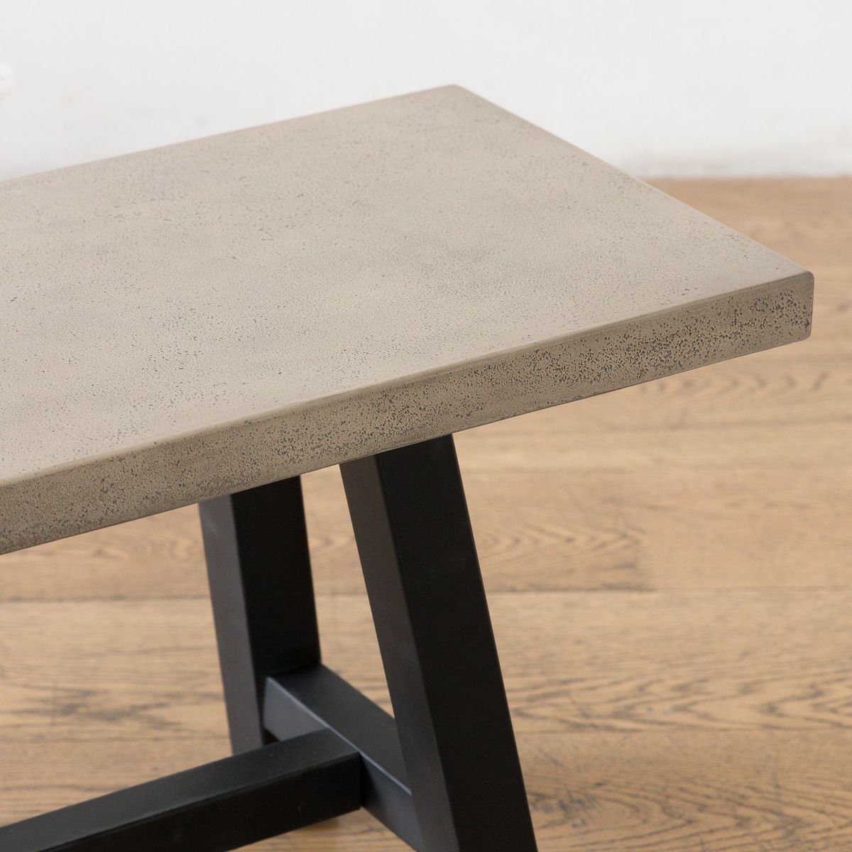 AMOBLE - Banqueta Dublin Cemento 140 Amoblé