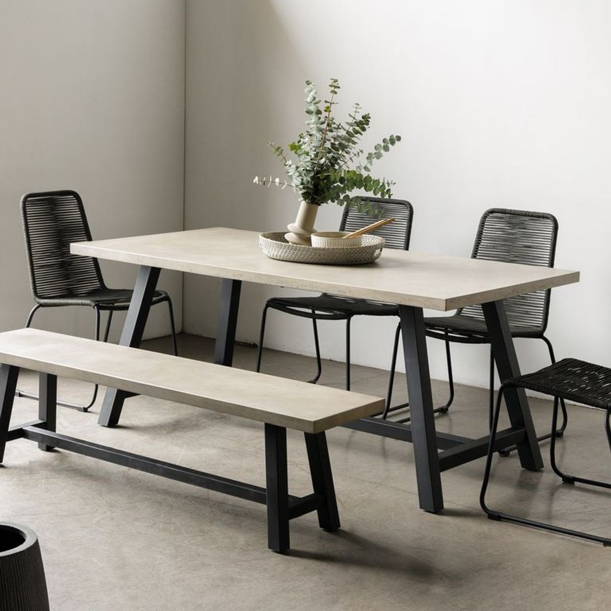 AMOBLE - Mesa De Comedor Dublin Cemento 180 Amoblé