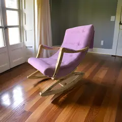 MUEBLES NEW - Silla Mecedora con Apoya Brazo Rosado Lino