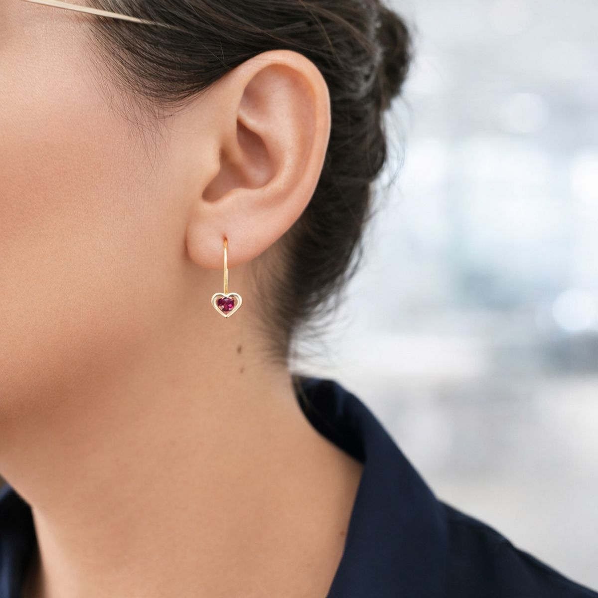 JOYAS MYTOKE - Aros Corazon Rubi Oro 18 Kilates Con Gancho Mujer Amor