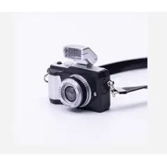 GENERICO - LLAVERO DISEÑO CÁMARA CON FLASH INCLUIDO