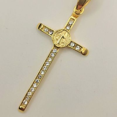 Imagen 2 del producto Cruz de Protección San Benito de ORO 18K Laminado con Brillantes