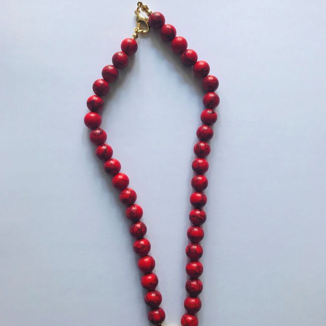 FRAUEN - Collar Howlita Rojo Corazón Baño Oro