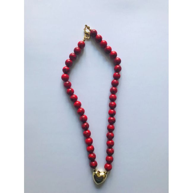 FRAUEN - Collar Howlita Rojo Corazón Baño Oro