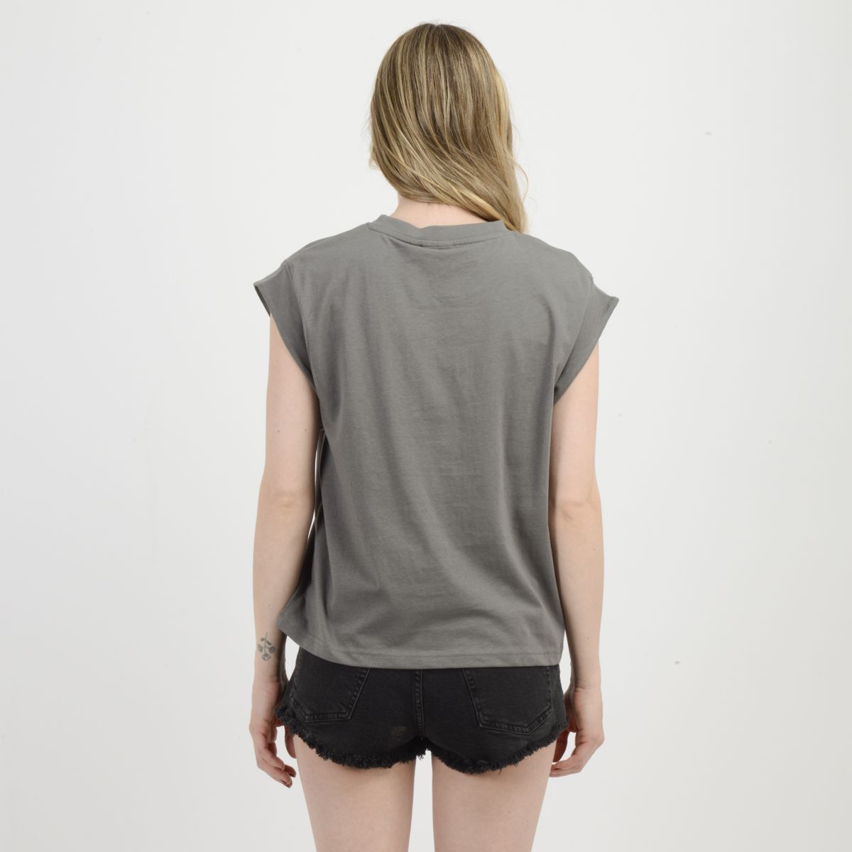 O'NEILL - POLERA MANGA CORTA BOTANIC  GRIS OSCURO