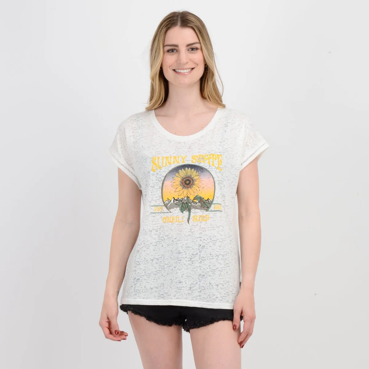 O'NEILL - POLERA MANGA CORTA SUNNY STATE  BEIGE CLARO