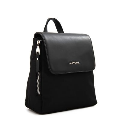 Imagen 2 del producto Mochila con tapa neferet mediana negro especial