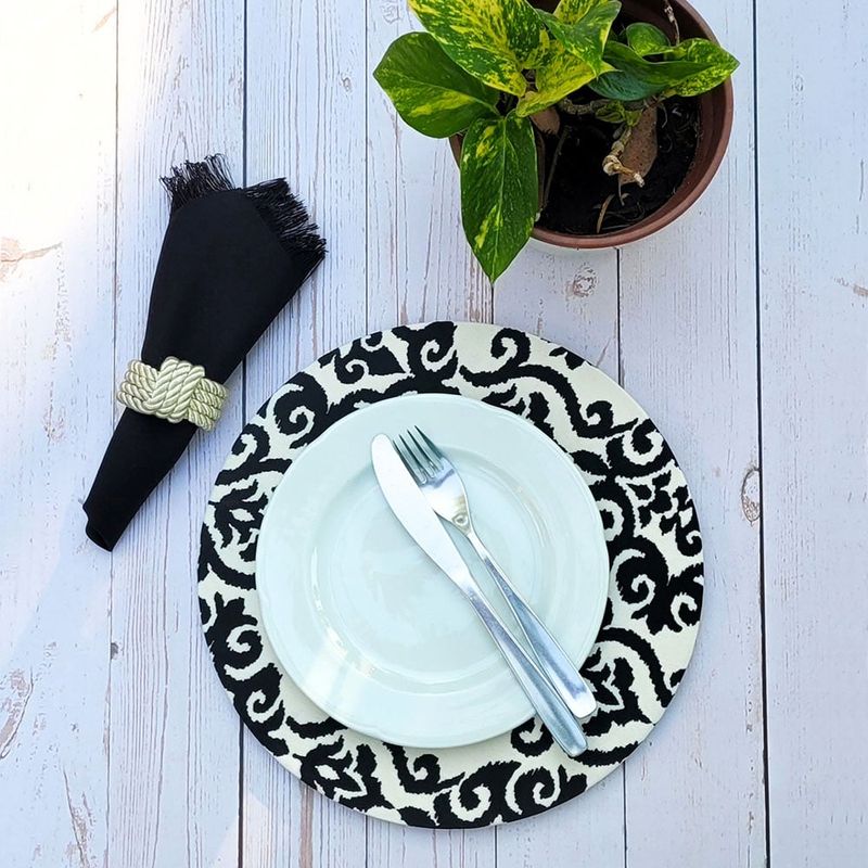 COCHO COCHO - Set 4 Funda + Plato Base Negro Barroco