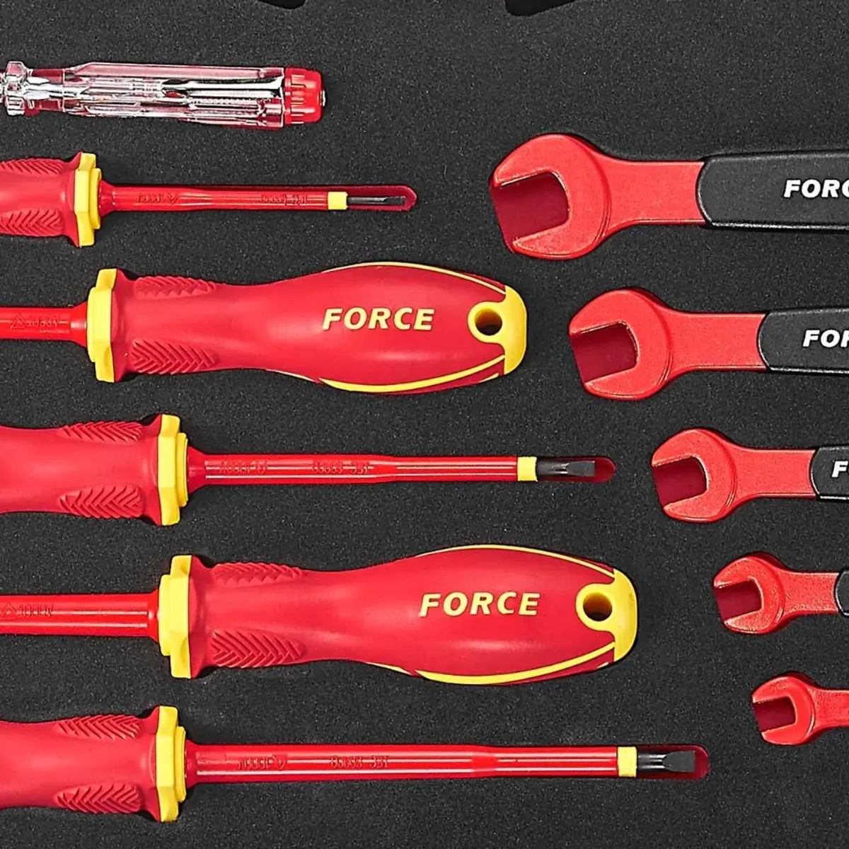 FORCE - Juego herramientas Aisladas Force - Kit electricista 31 piezas