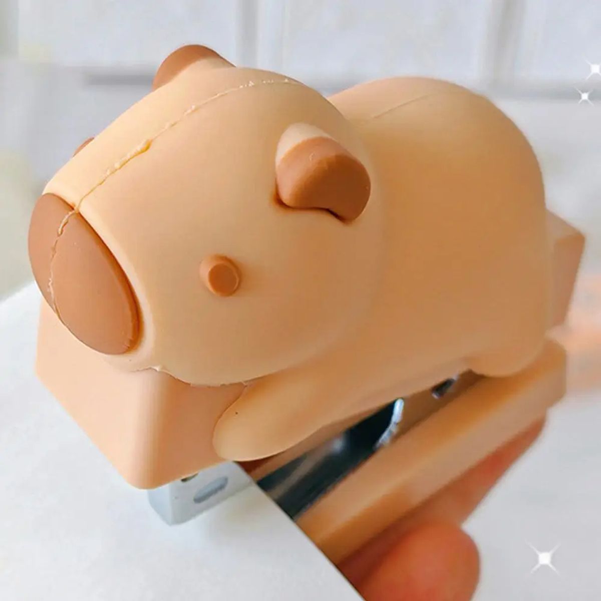 GENERICO - Mini Grapadora Capybara + Corchetes