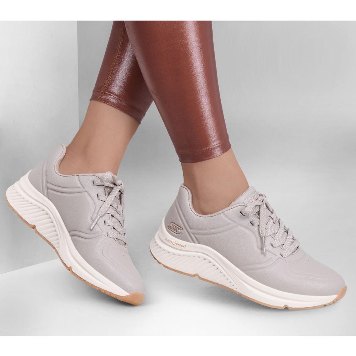 SKECHERS - Zapatilla Mujer Arch Comfort B Sweet Beige Skechers.
