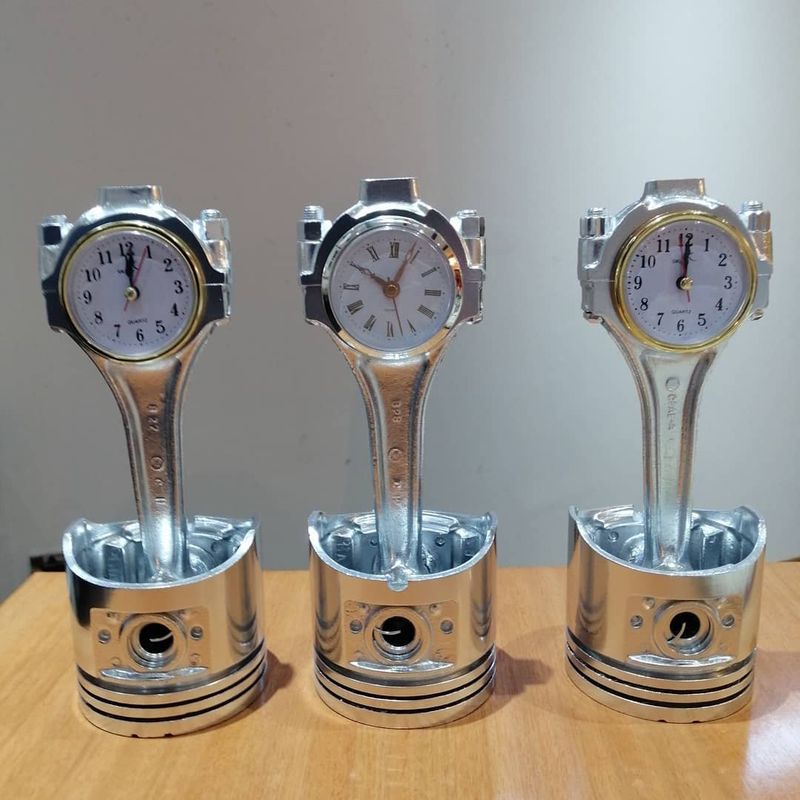GENERICO - RELOJ  DE SOBREPONER FARICADO EN PISTON RESTAURADO