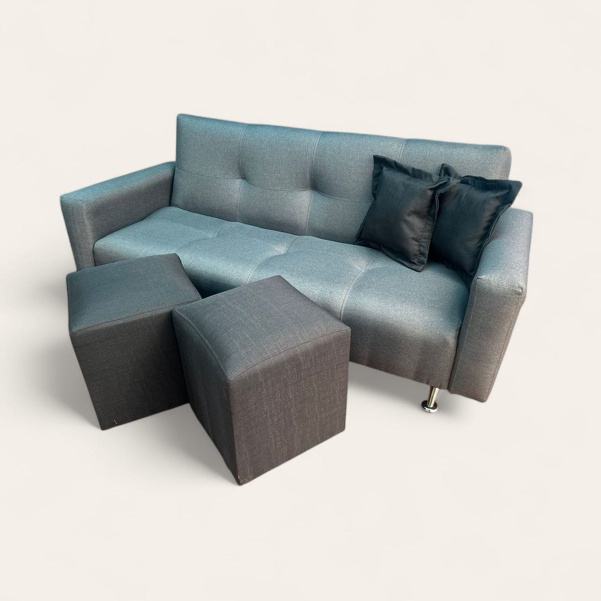 GENERICO - SOFA FUTON CAMA CON BRAZOS GRIS LINO PUFF Y COJINES NEGROS