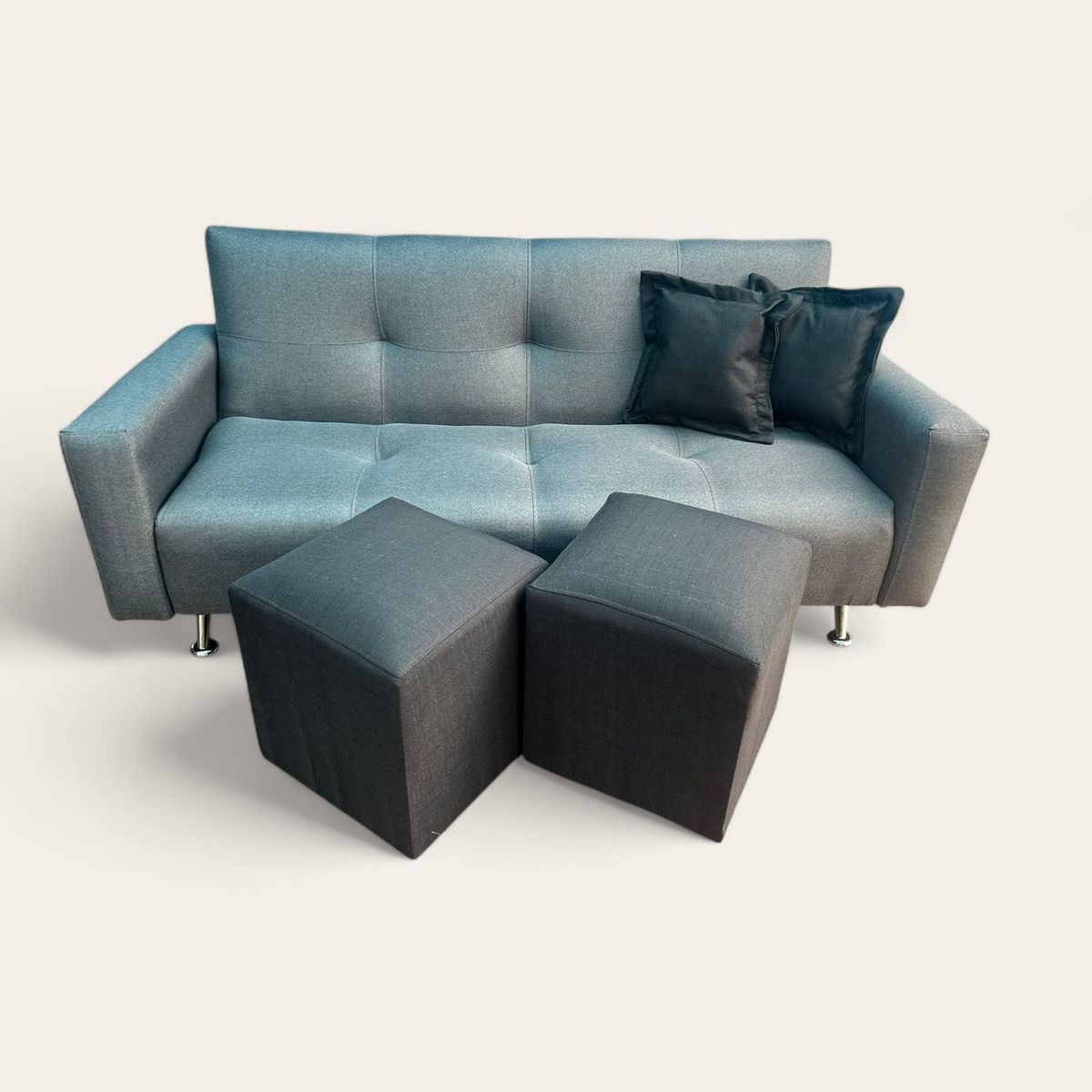 GENERICO - SOFA FUTON CAMA CON BRAZOS GRIS LINO PUFF Y COJINES NEGROS