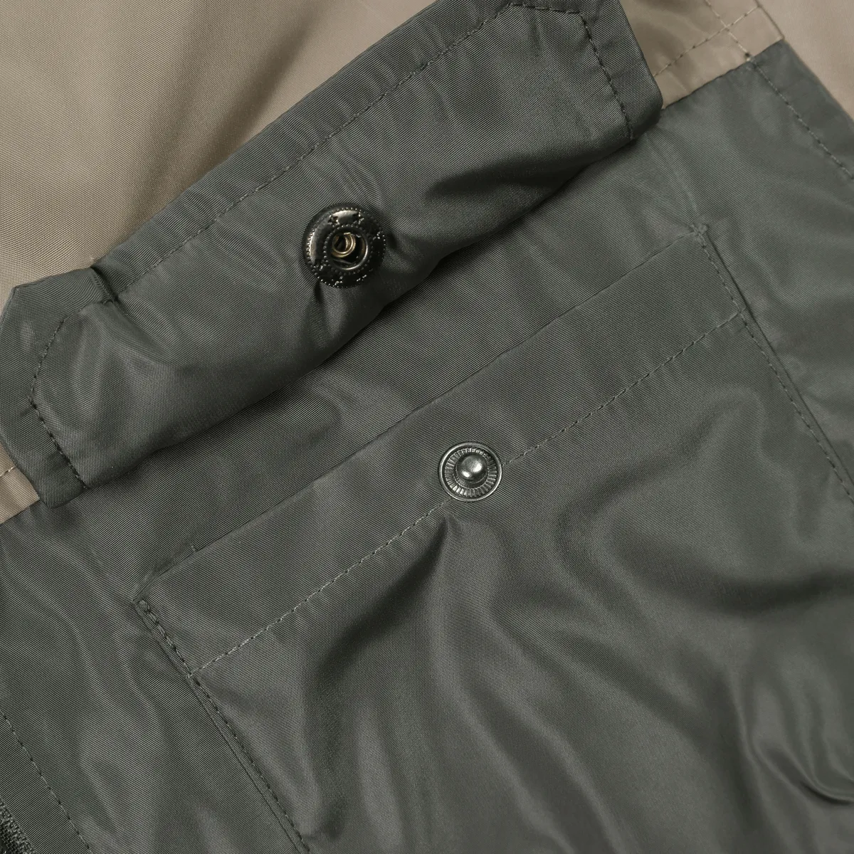 COLLOKY - Cortaviento Niño Café 55441 Colloky