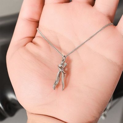 Imagen 2 del producto Collar pareja enamorados abrazados san valentin