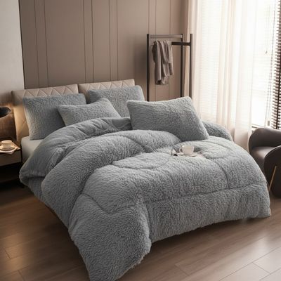 Imagen 2 del producto COBERTOR PELUDO CON CHIPORRO GRIS 2 PLAZAS +2 FUNDAS DE ALMOHADA