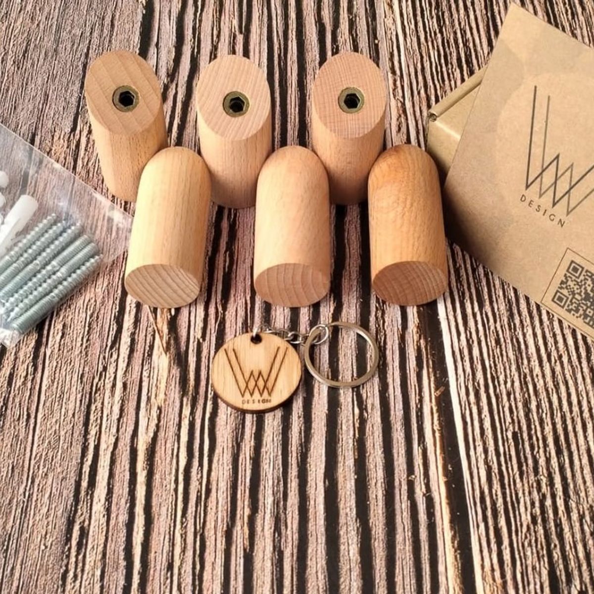 WW DESIGN - Pack 10 Percheros de Madera – Colgadores Prácticos y Elegantes