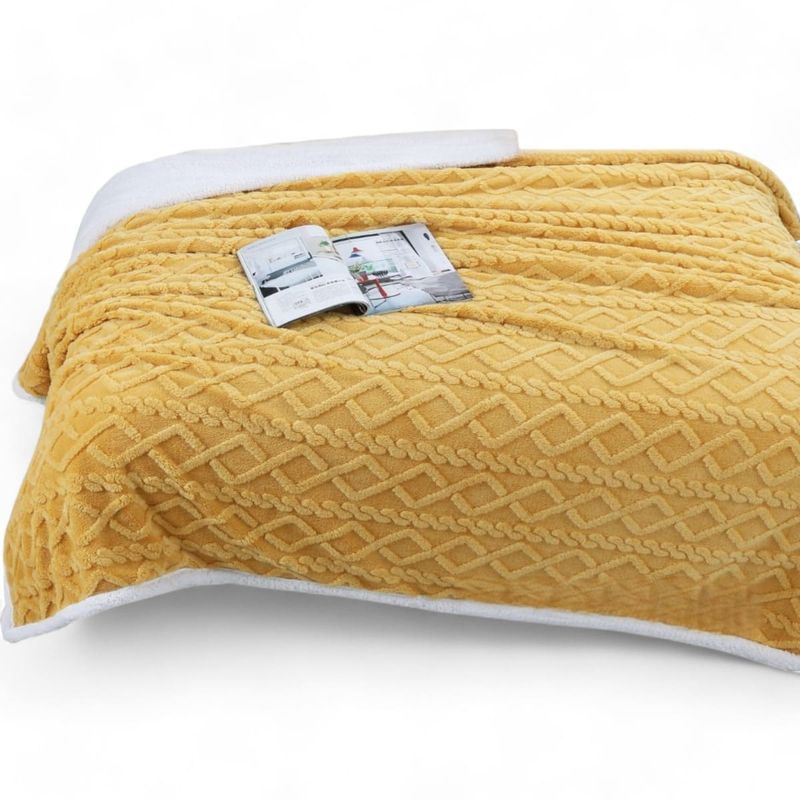 GENERICO - Frazada Polar Con Chiporro Medida 200x230cm 2 Plazas Color Amarillo