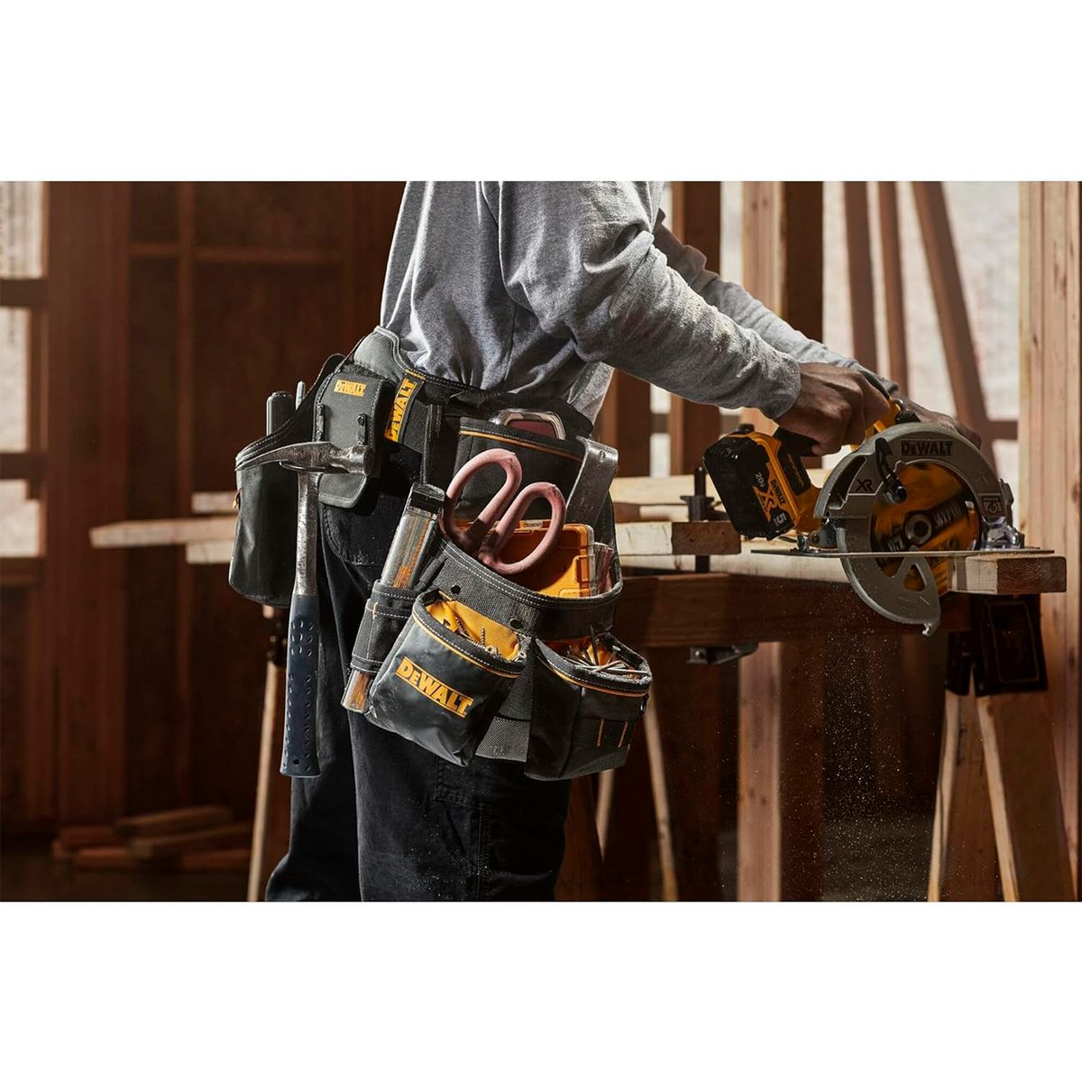 DEWALT - Cinturón Porta Herramientas Dewalt 26 bolsillos DWST540601