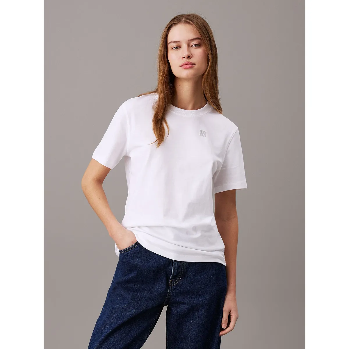 CALVIN KLEIN - Polera Ck Embro Badge Regular Blanco Calvin Klein