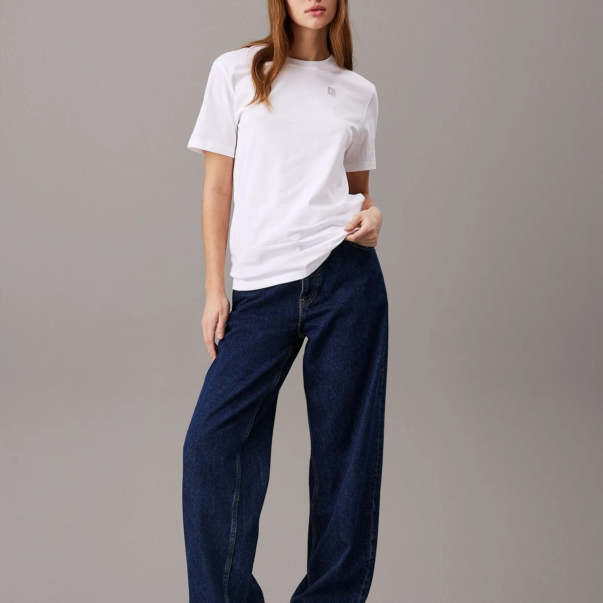 CALVIN KLEIN - Polera Ck Embro Badge Regular Blanco Calvin Klein