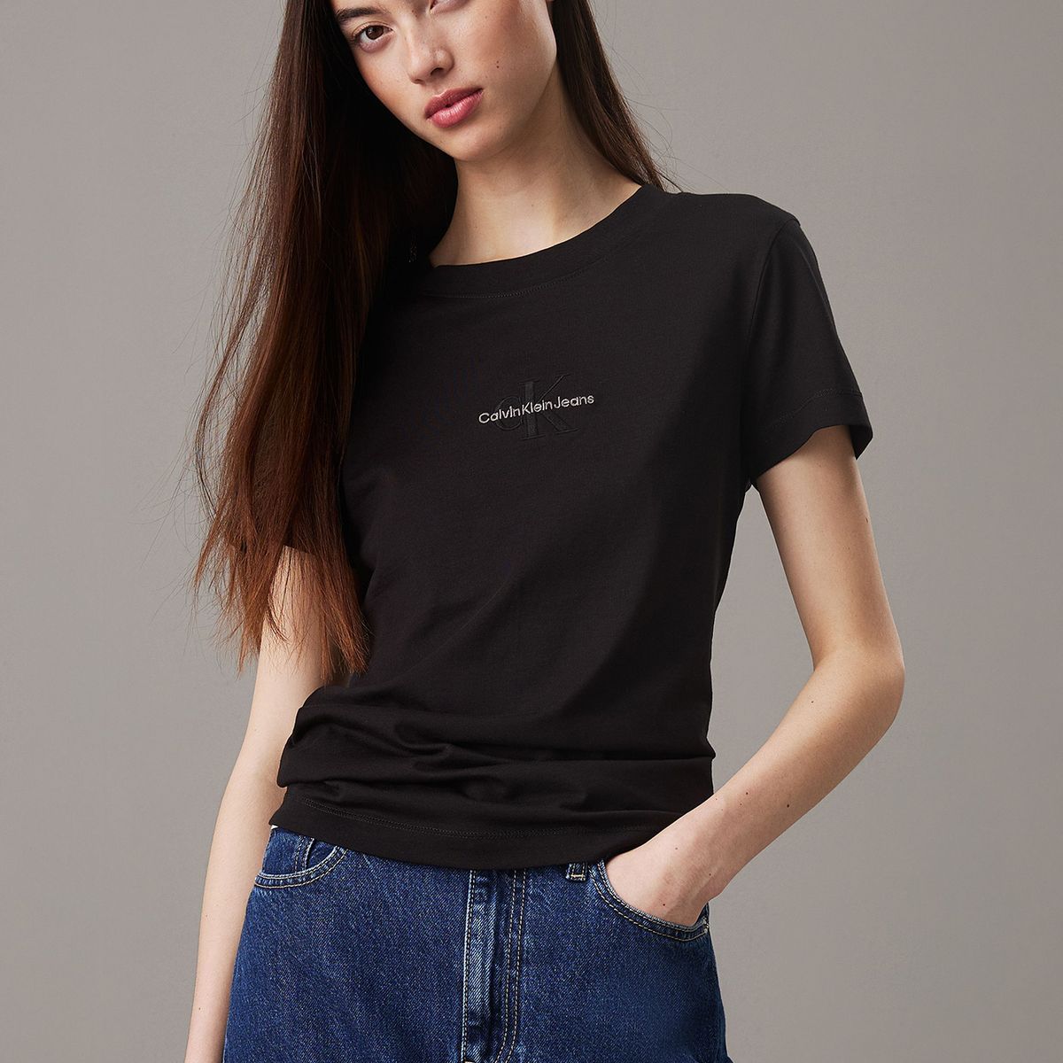 CALVIN KLEIN - Polera Monologo Slim Negro Calvin Klein