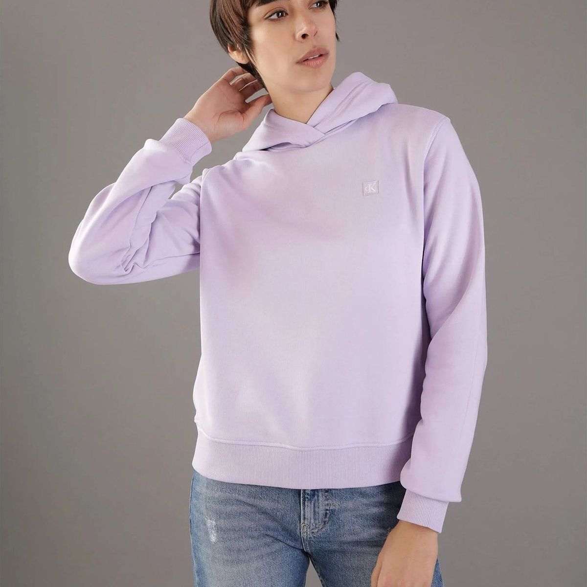 CALVIN KLEIN - Polerón con Gorro Ck Embro Badge Morado Calvin Klein