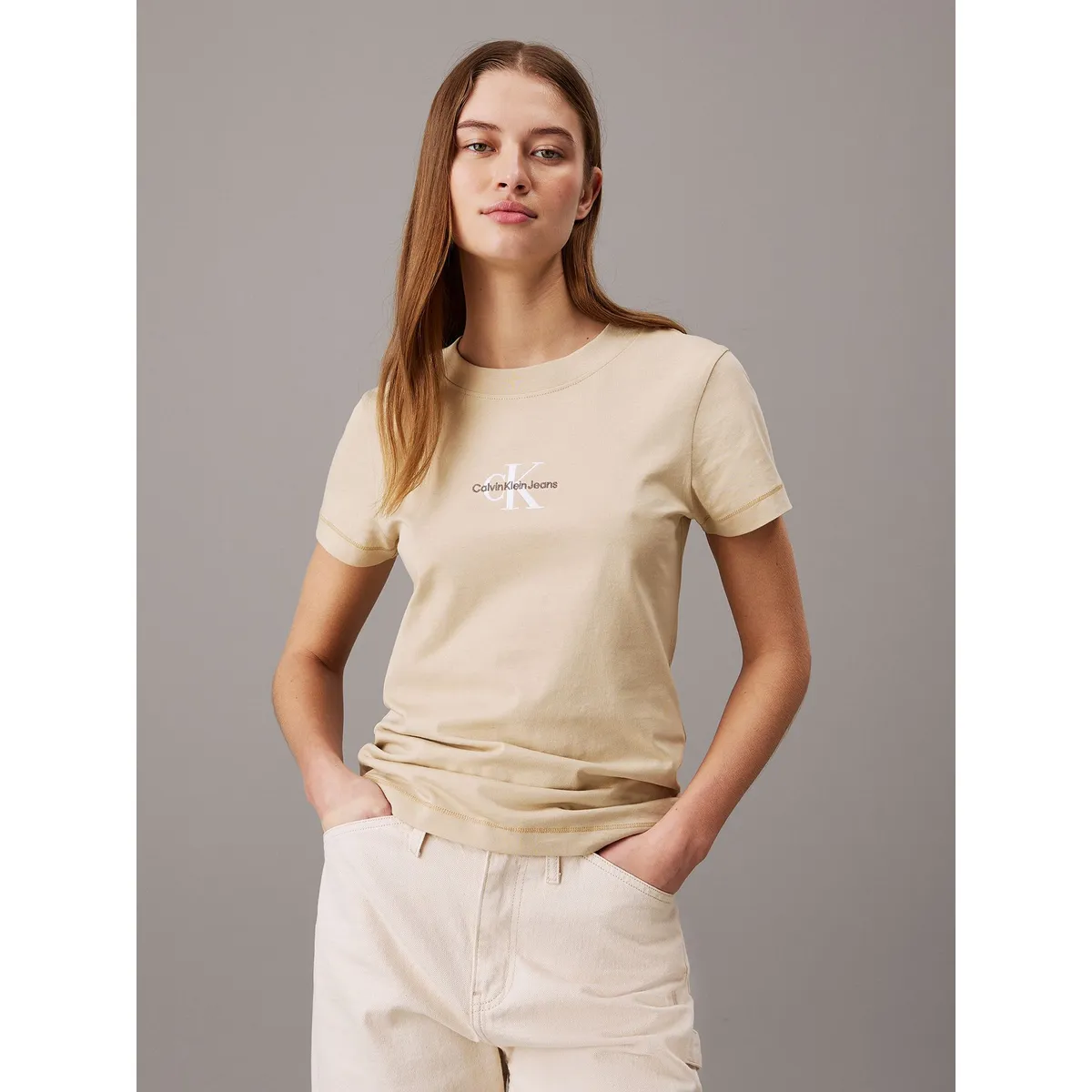 CALVIN KLEIN - Polera Monologo Slim Beige Calvin Klein