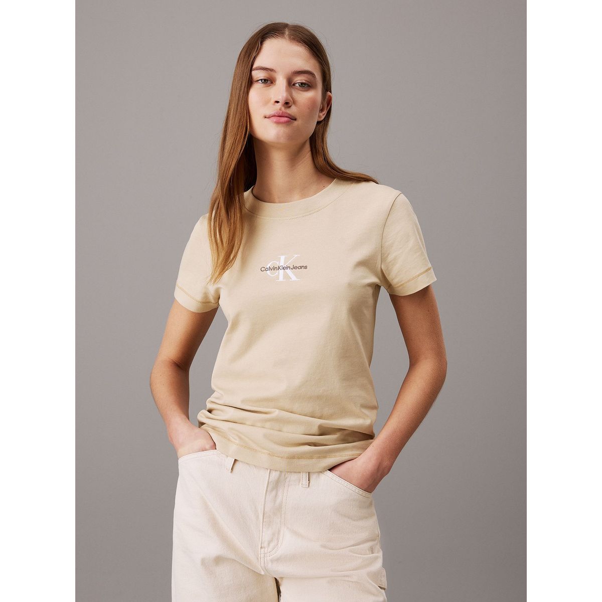 CALVIN KLEIN - Polera Monologo Slim Beige Calvin Klein
